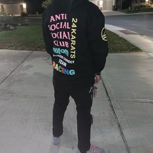 Meet your Posher, Joshua